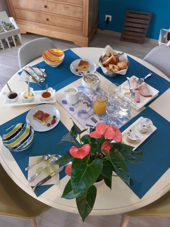 Bed and Breakfast Escale En Baie. Pontaubault Exterior foto